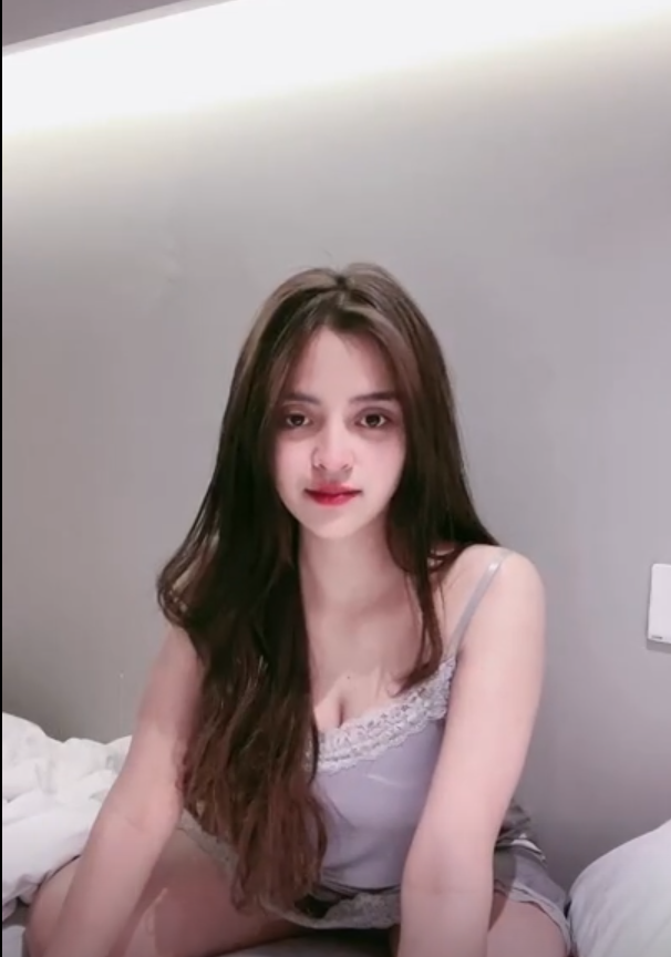 Nonton Film Hella Ayang Cantik Gigit Bibir Ebot Santuy Terbaru